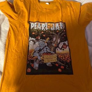 Small business “Pearl Jam” shirt never worn